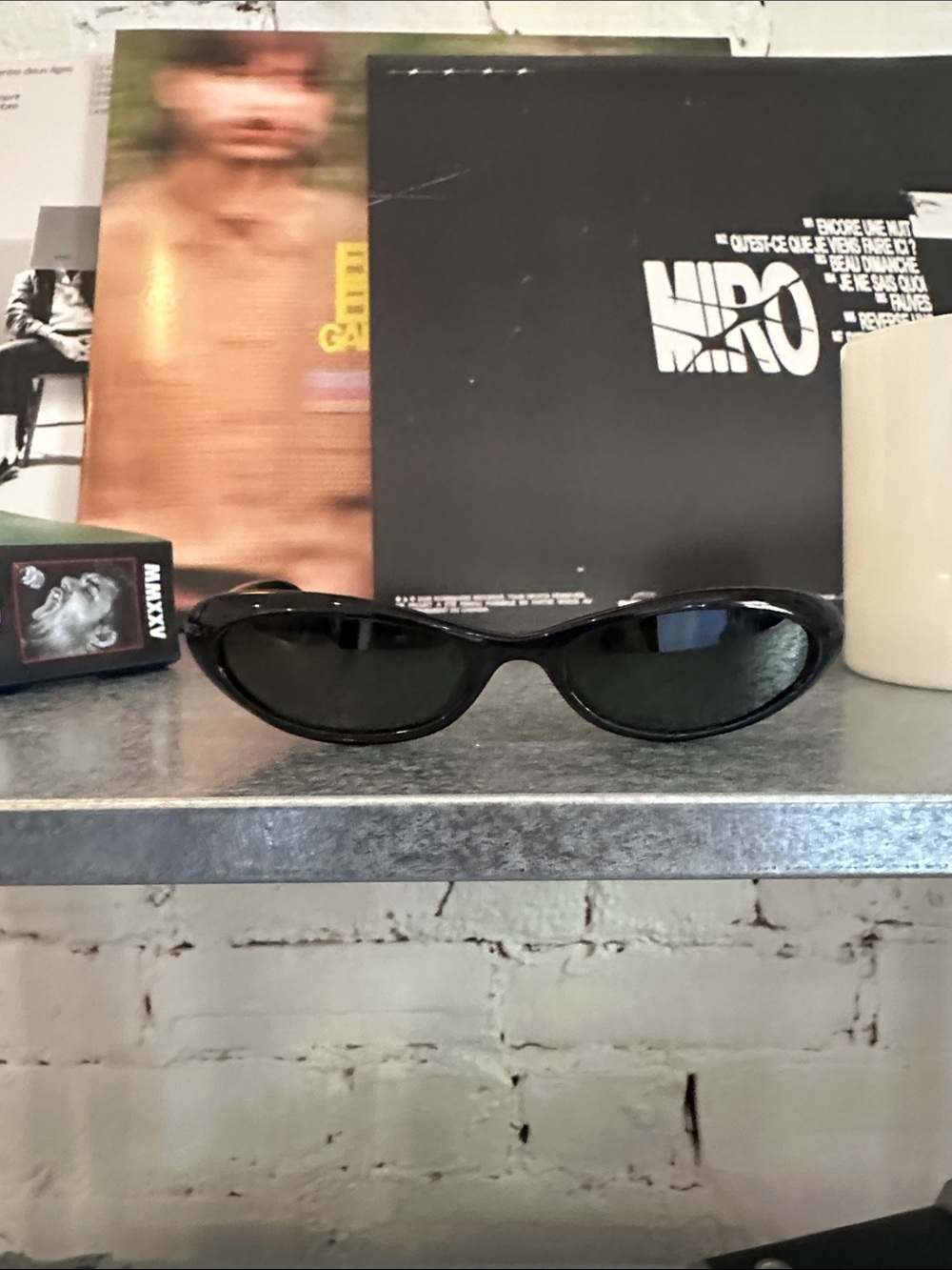 Authentic Vintage 90s Made Small Size Thin Oval Deadstock Black Frame Sunglasses